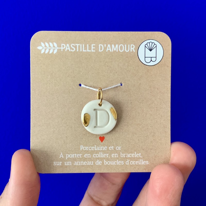 Pastille d'Amour D avec coeur